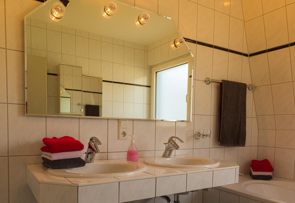 Ferienwohnung Weber-Rolinger Андернах Экстерьер фото